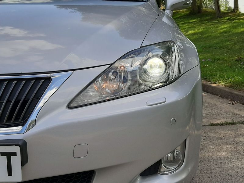 LEXUS IS