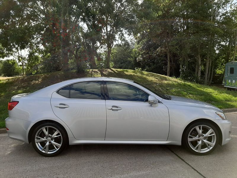 LEXUS IS