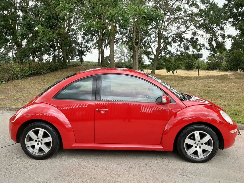 VOLKSWAGEN BEETLE