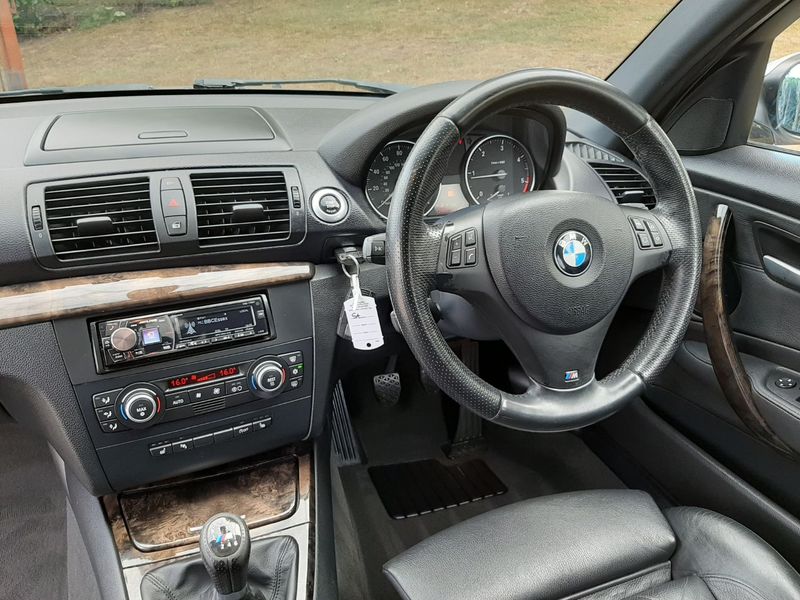 BMW 1 SERIES