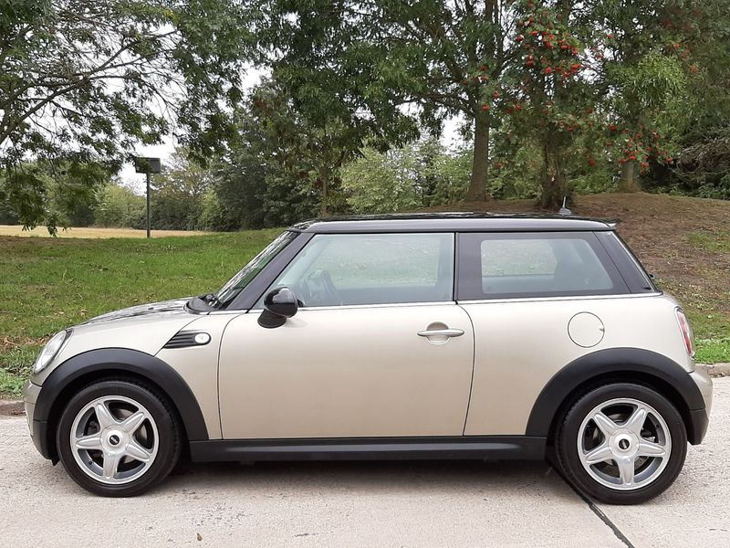 MINI HATCH