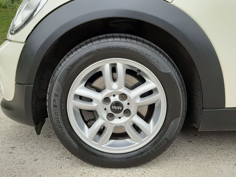 MINI HATCH