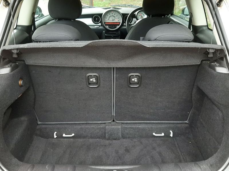 MINI HATCH