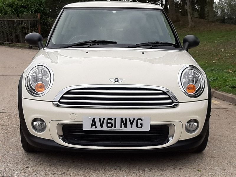 MINI HATCH