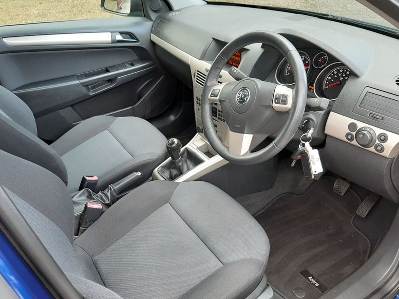 VAUXHALL ASTRA