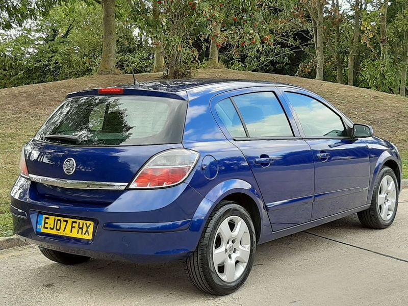 VAUXHALL ASTRA