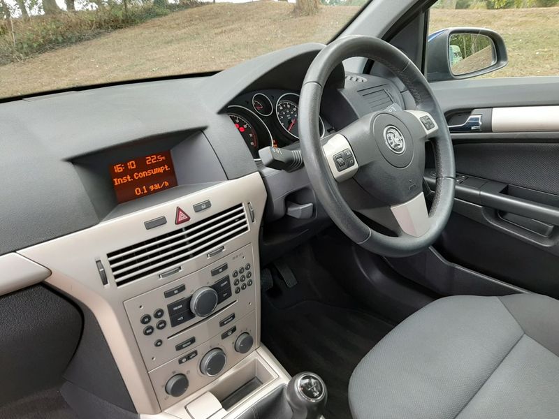 VAUXHALL ASTRA