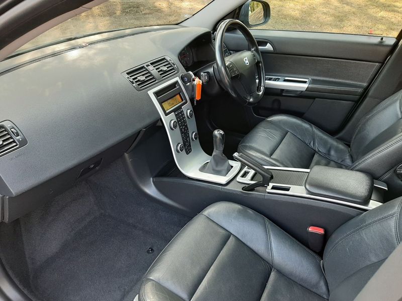 VOLVO V50