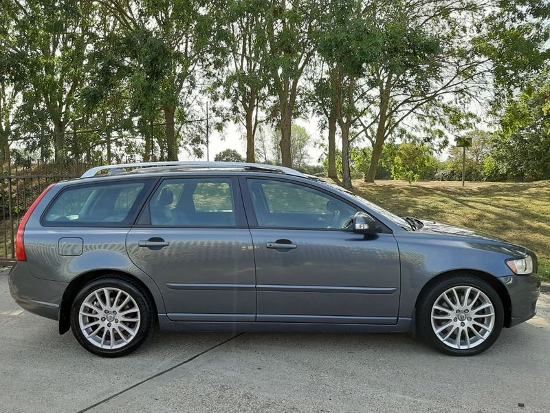 VOLVO V50