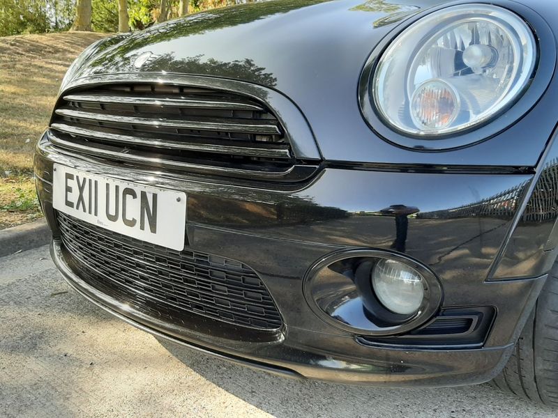MINI HATCH