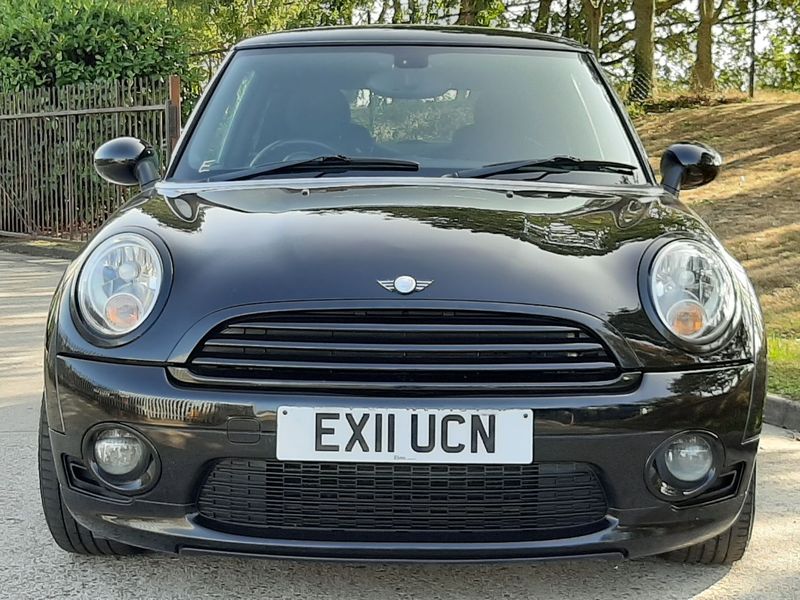 MINI HATCH