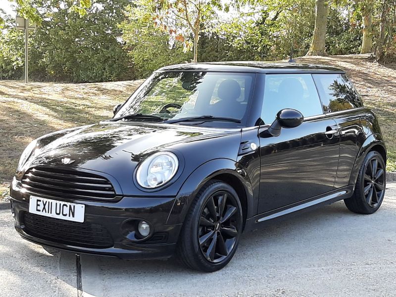 MINI HATCH