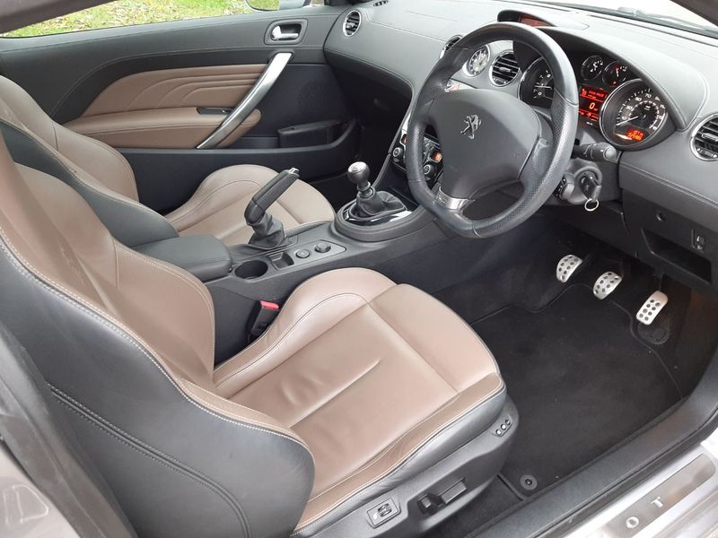 PEUGEOT RCZ