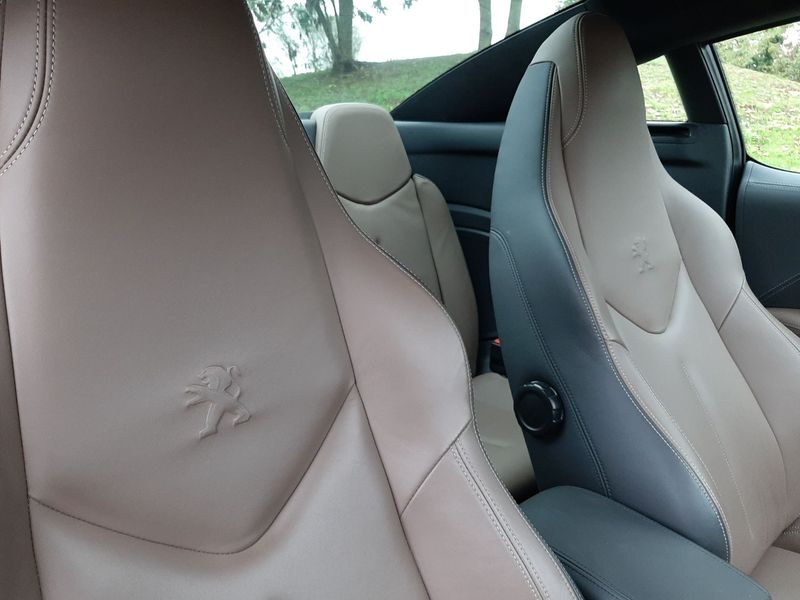 PEUGEOT RCZ