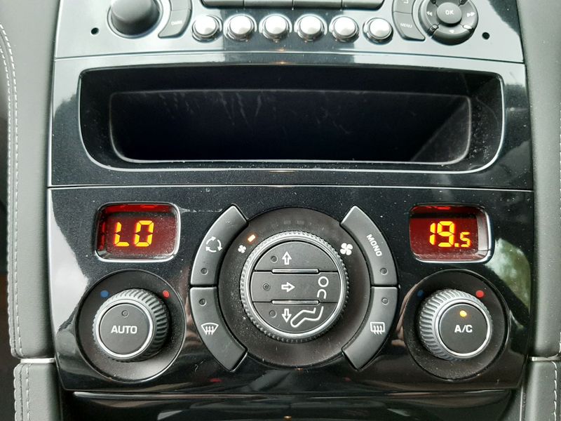 PEUGEOT RCZ