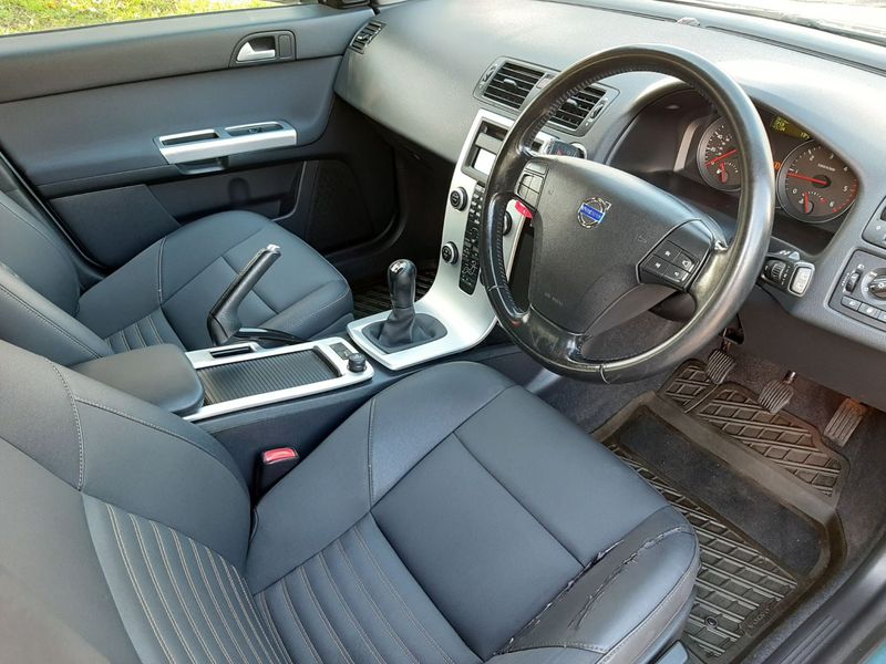 VOLVO V50