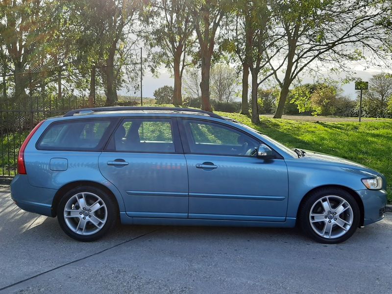 VOLVO V50