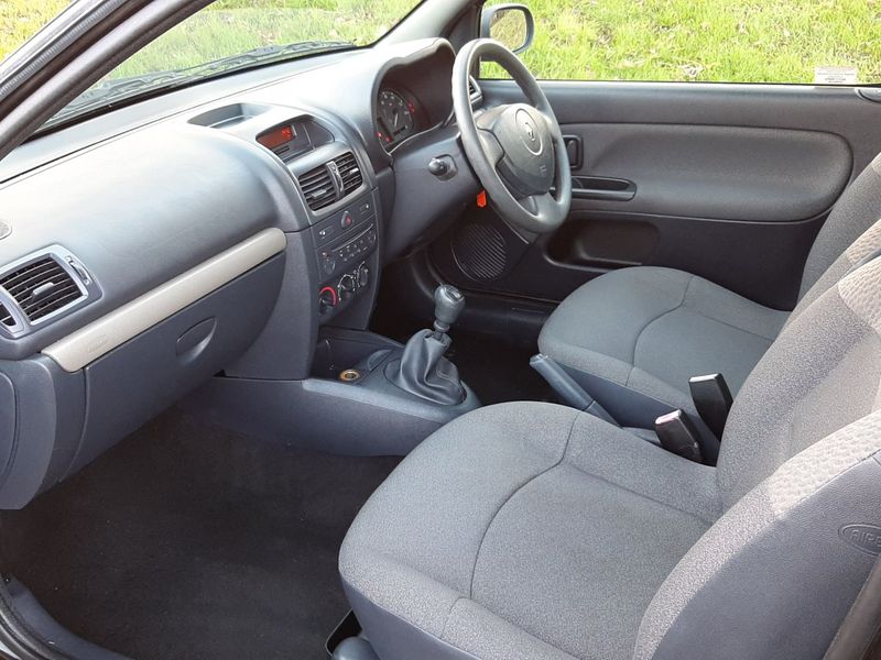 RENAULT CLIO