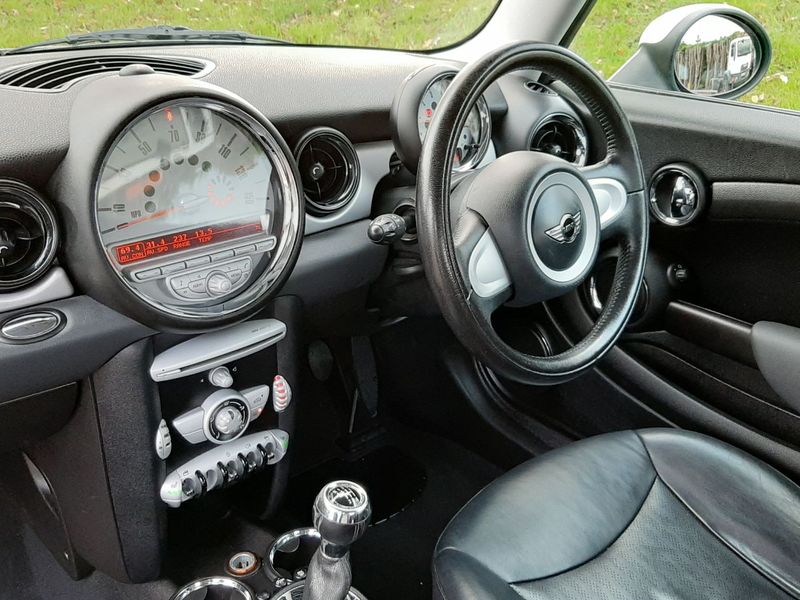 MINI HATCH COOPER
