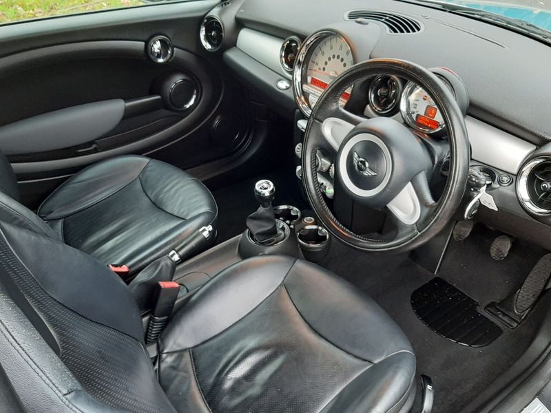 MINI HATCH COOPER