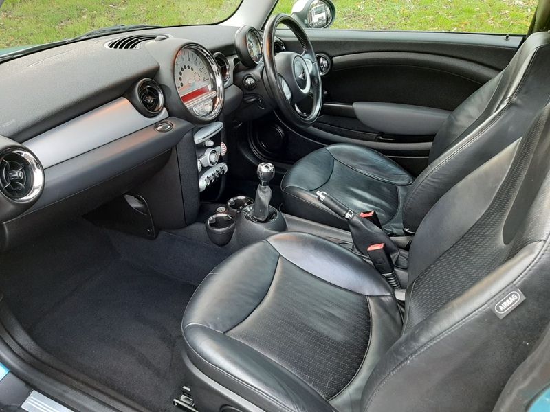 MINI HATCH COOPER
