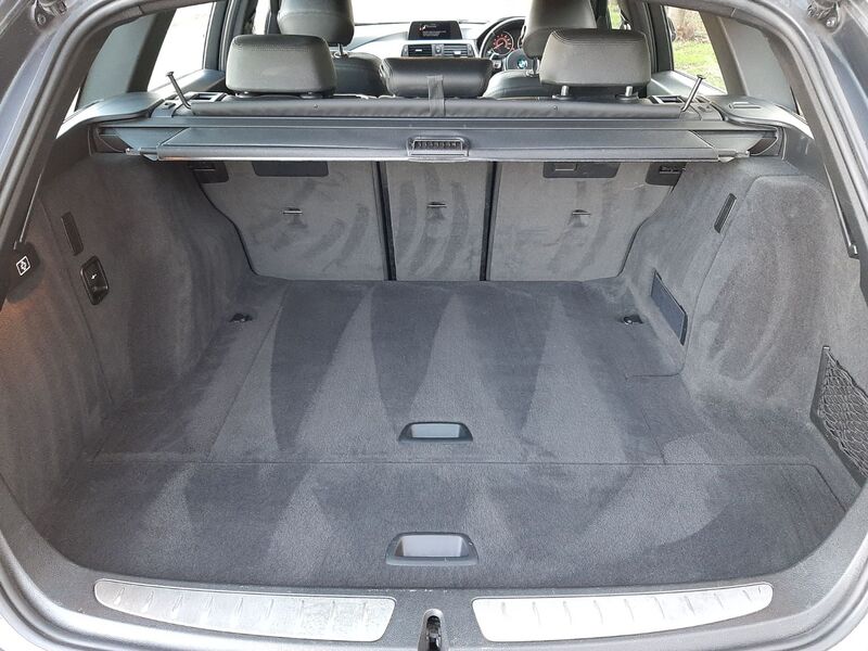 BMW 3 SERIES