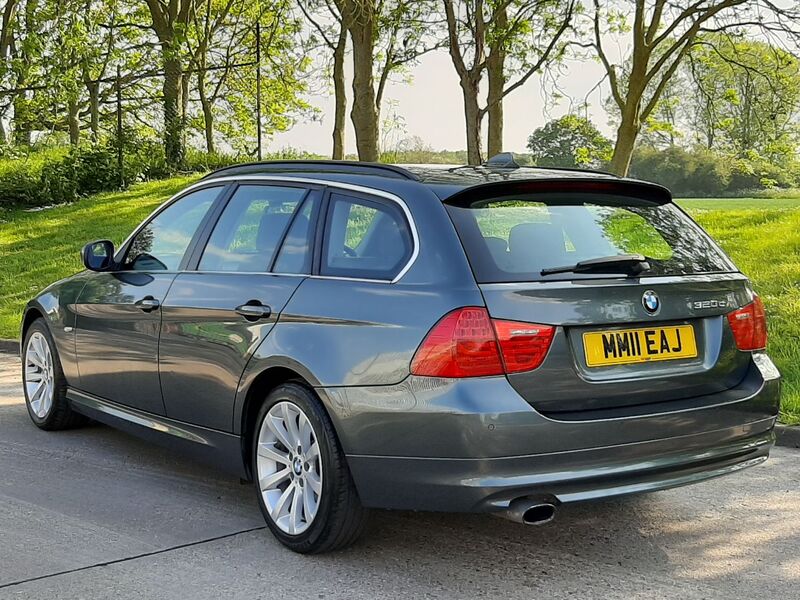 BMW 3 SERIES