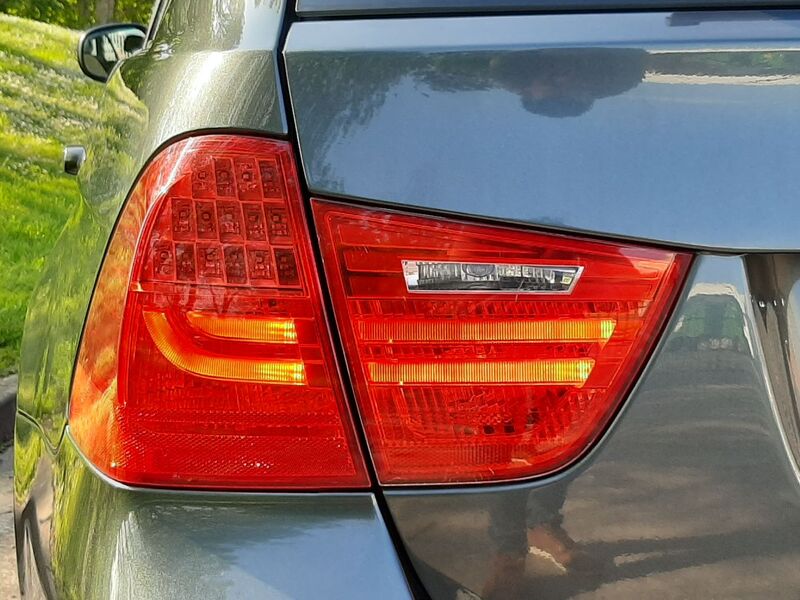 BMW 3 SERIES