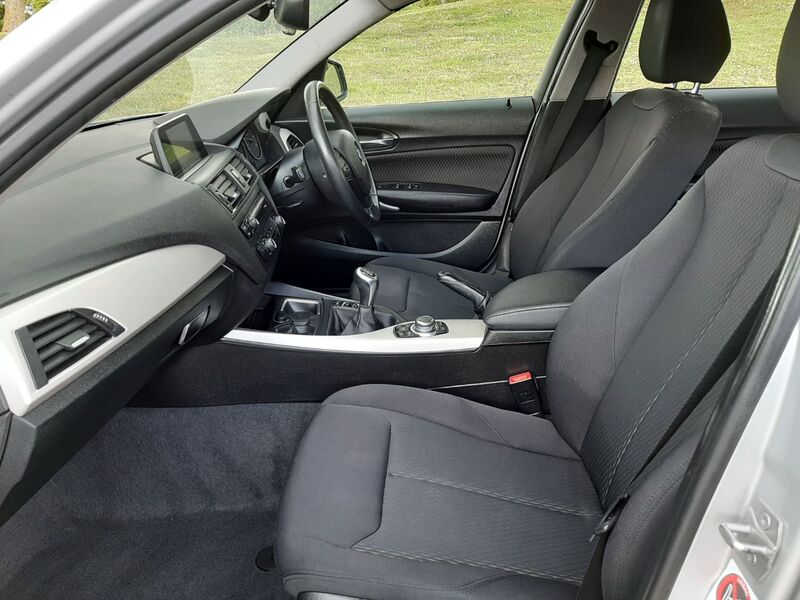 BMW 1 SERIES
