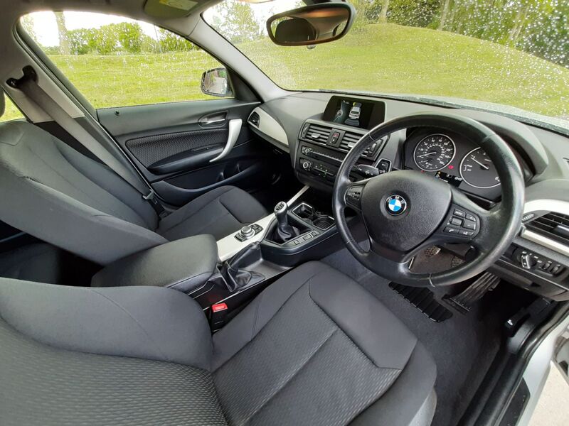 BMW 1 SERIES