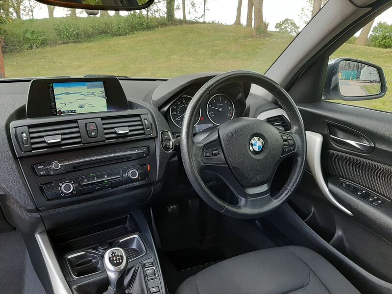 BMW 1 SERIES