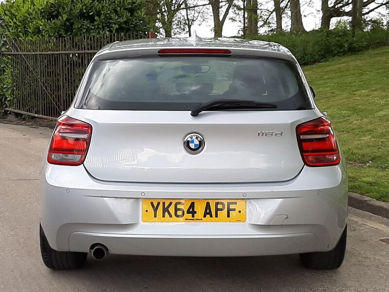 BMW 1 SERIES