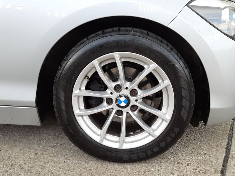 BMW 1 SERIES