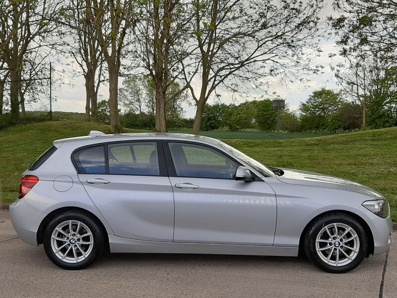 BMW 1 SERIES