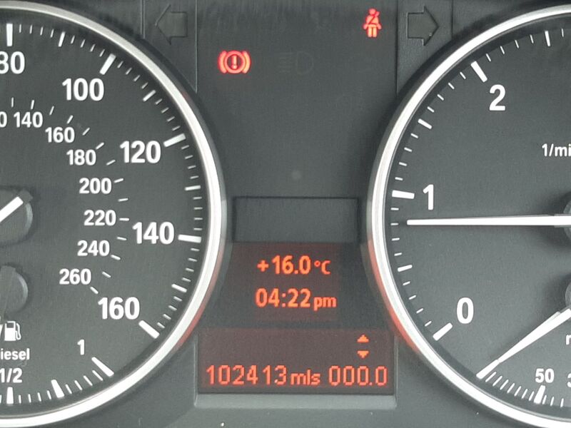 BMW 3 SERIES