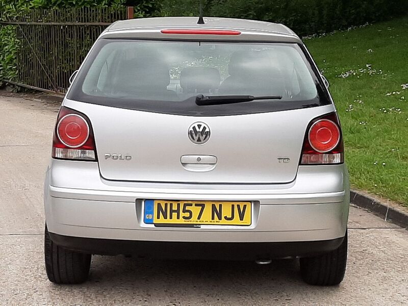 VOLKSWAGEN POLO