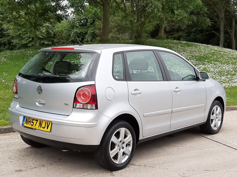 VOLKSWAGEN POLO