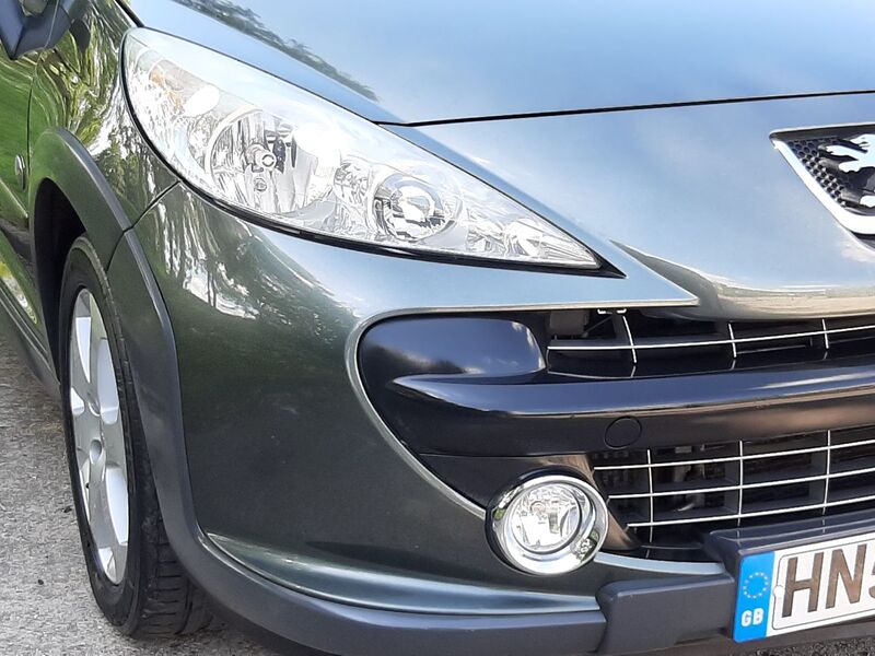 PEUGEOT 207