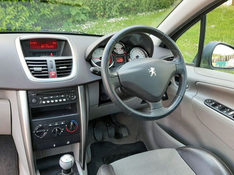 PEUGEOT 207