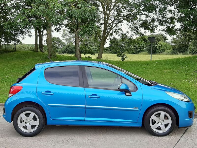 PEUGEOT 207
