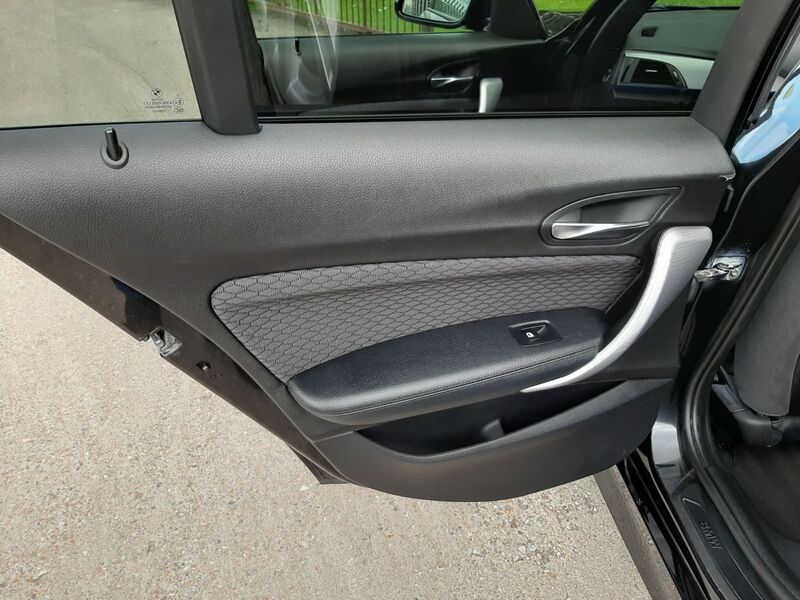 BMW 1 SERIES