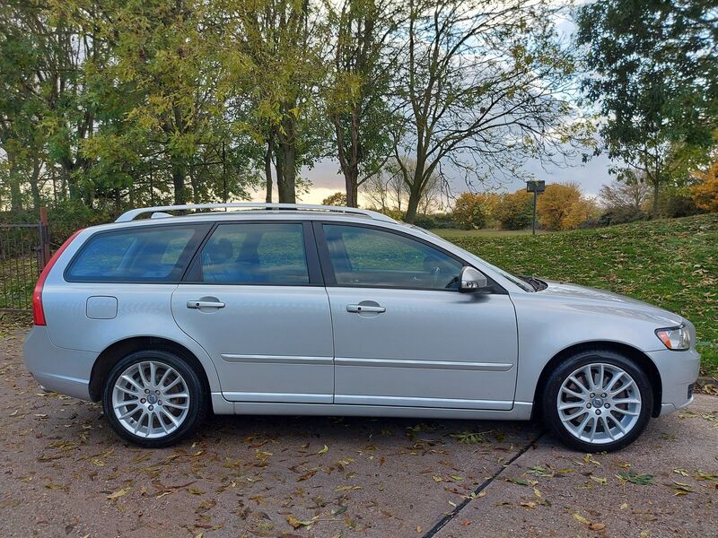 VOLVO V50