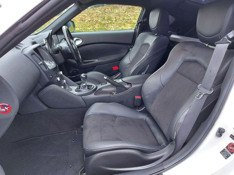 NISSAN 370Z