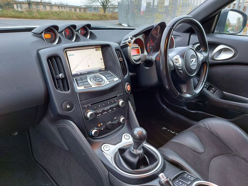 NISSAN 370Z