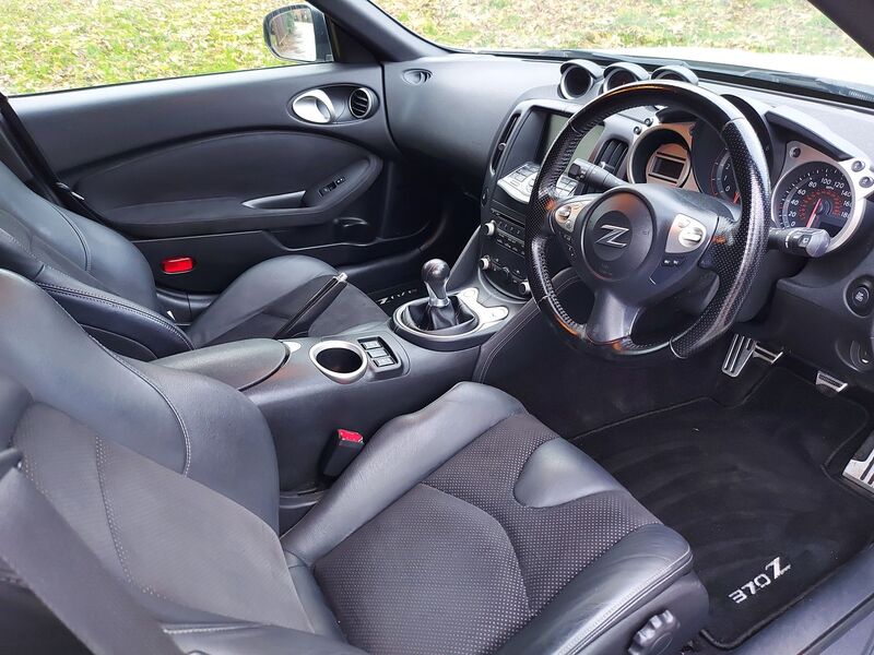 NISSAN 370Z
