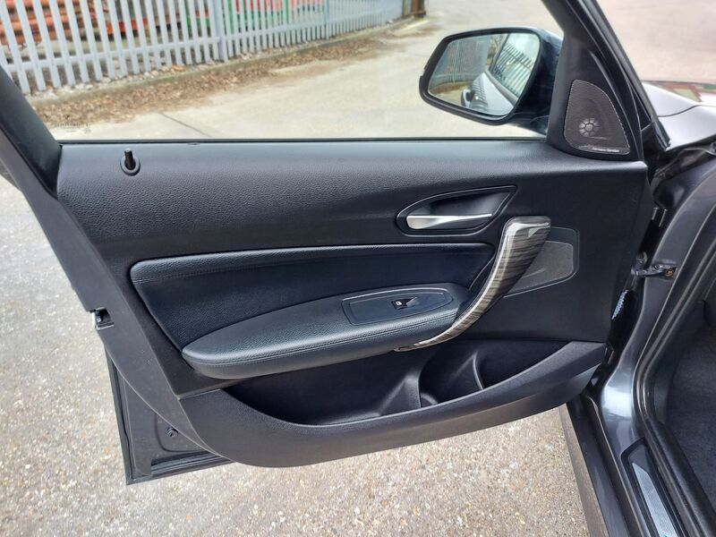 BMW 1 SERIES