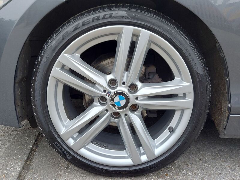 BMW 1 SERIES