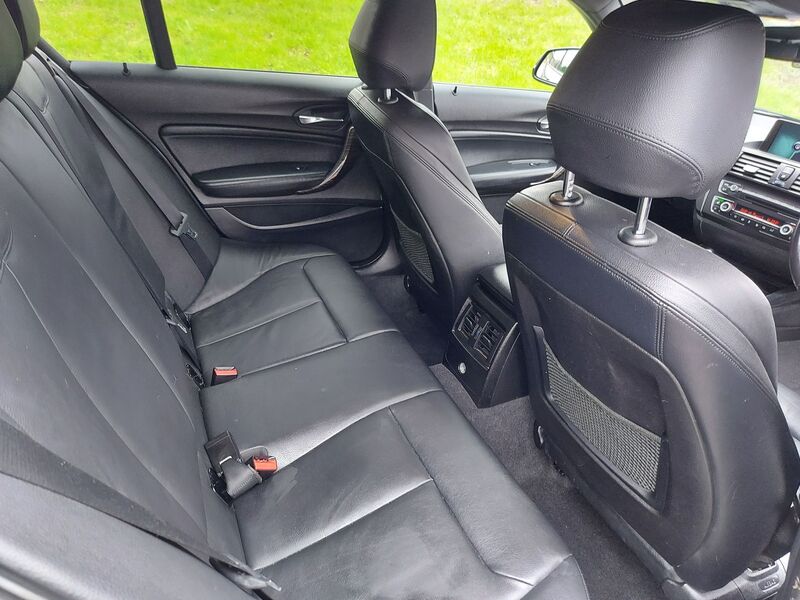 BMW 1 SERIES