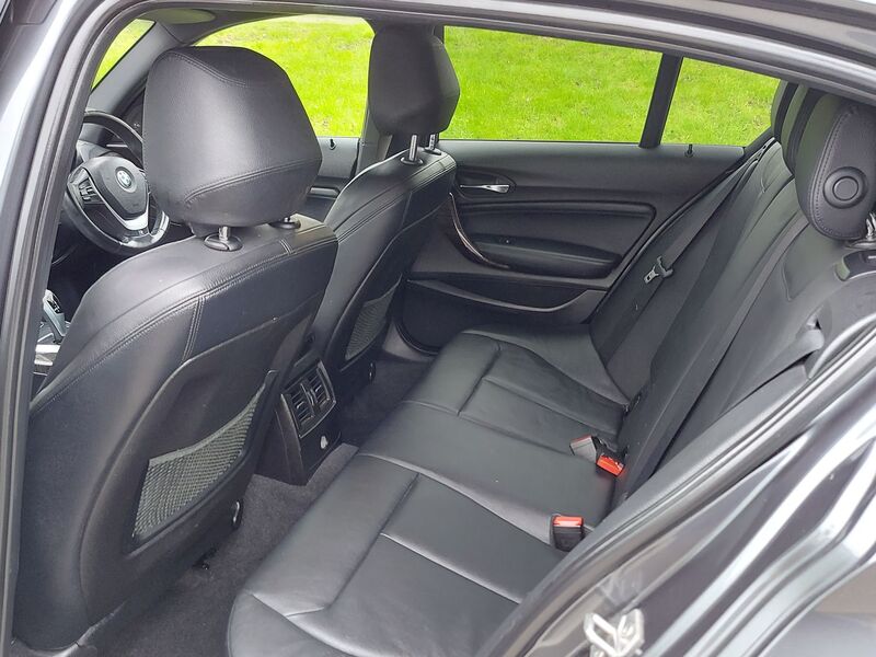BMW 1 SERIES
