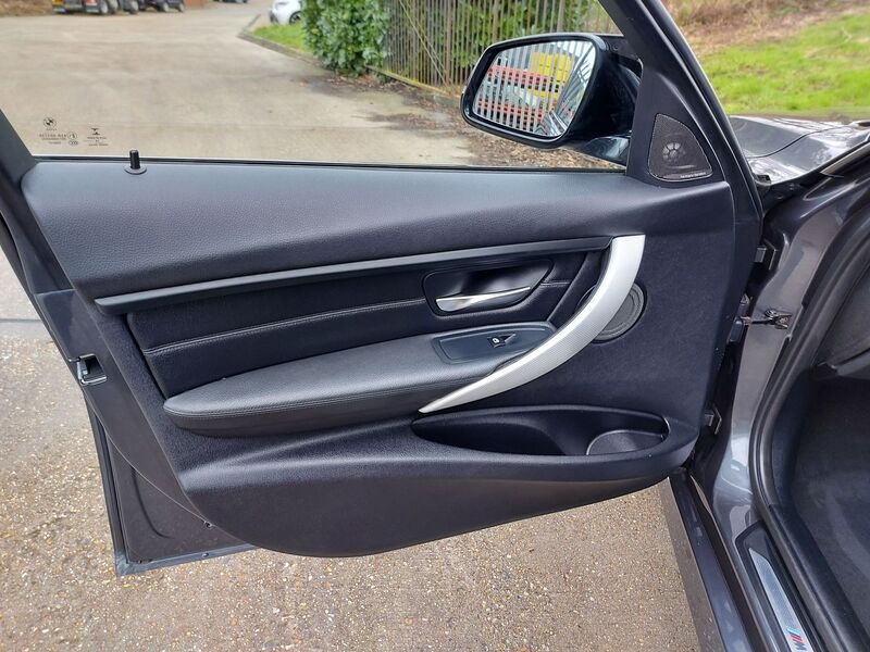 BMW 3 SERIES
